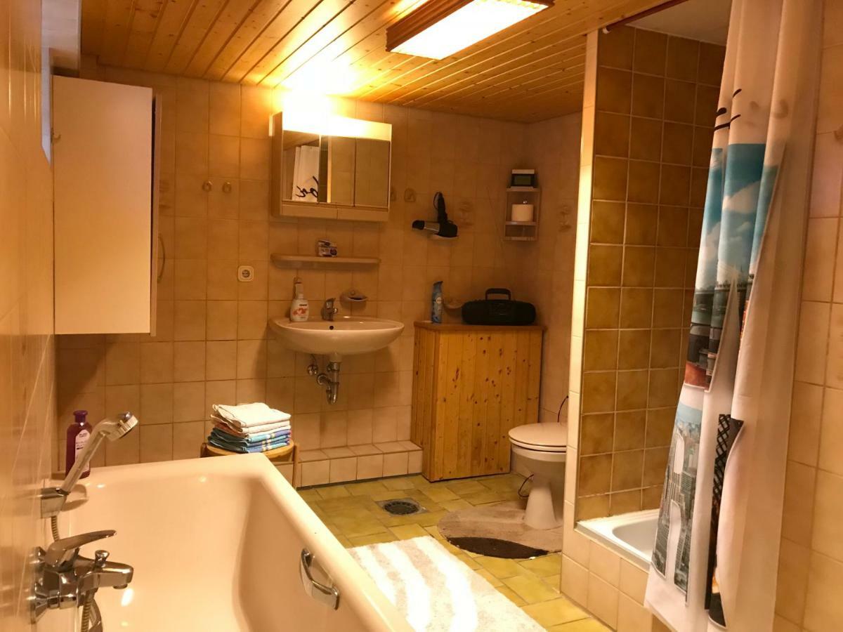 Schoenes Kellerzimmer Mit Bad Apartment Mittelangeln Ngoại thất bức ảnh